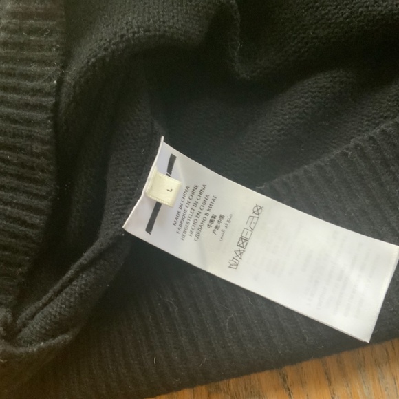 ALEXANDER McQUEEN wool cashmere cold shoulder black sweater/L - Picture 4 of 6